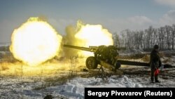Stërvitje, diplomaci, mbrojtje: Fotografitë e fundit nga kriza në Ukrainë