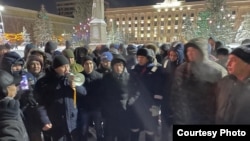 Участники митинга против роста цен. Уральск, 3 января 2022 года. Фото сайта Mgorod.kz
