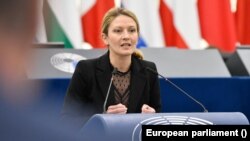 Цветелина Пенкова по време на заседанието на ЕП в Страсбург