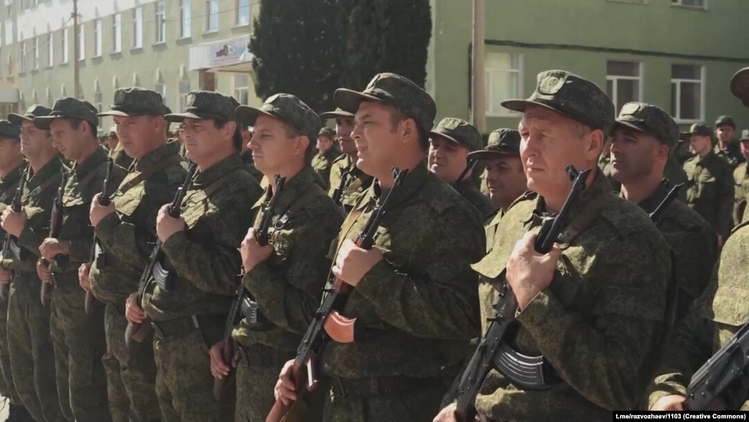 Російська влада півострова стверджувала, що спочатку російських військових відправлять на навчання, а не в зону бойових дій