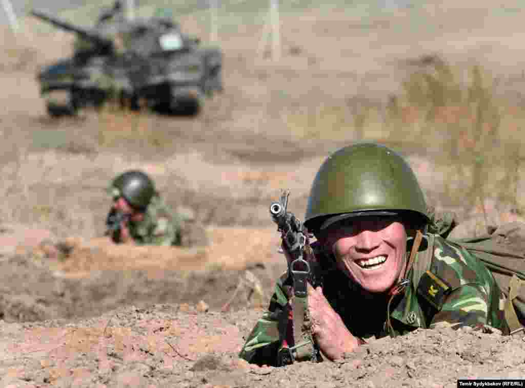 2016-жылы Global Firepower аскердик-аналитикалык порталынын рейтинги боюнча Кыргызстандын армиясы 126 мамлекеттин ичинен 110-орунду ээлеген. 