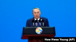 Қазақстан экс-президенті Нұрсұлтан Назарбаев "Бір белдеу - бір жол" форумының ашылу салтанатында сөйлеп тұр. Пекин, 26 сәуір 2019 жыл.