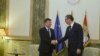 Përfaqësuesi i Posaçëm i Bashkimit Evropian për dialogun mes Kosovës dhe Serbisë, Mirosllav Lajçak në takim me presidentin e Serbisë, Aleksandar Vuçiq.