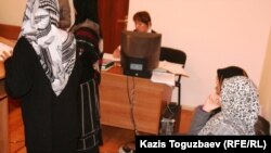 Кайбер өлкәннәр айлар буе пенсия акчасын ала алмый