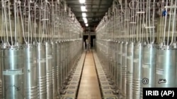 Centrifuge la instalația de îmbogățire a uraniului din Natanz
