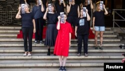 Rude și prieteni ai ostaticilor israelieni din Gaza participă la o manifestare pentru sporirea eforturilor de a-i aduce acasă. Ierusalim, 23 mai 2024.