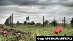 Teritoriu ocupat de Rusia, lângă satul georgian Nikozi, în apropiere de capitala sud-osetină Țhinvali, mai 2018