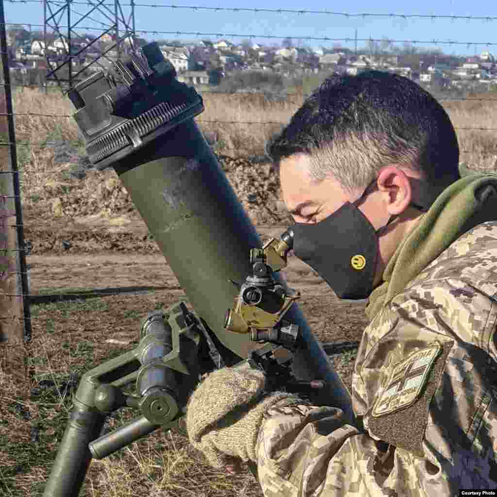 Марокканець Брагім Саадун, який у 2021 році вступив до лав ЗСУ. Потрапив у полон навесні цього року. Підконтрольне Росії угруповання «ДНР» винесло смертний вирок йому та ще двом іноземцям – громадянам Великої Британії Ейдену Есліну та Шону Піннеру. Після звільнення з полону, він покинув нині окуповану територію України і вже прилетів до Саудівської Аравії