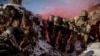 Ushtarët ukrainas të njësisë së mbrojtjes ajrore të Brigadës së 24-të, kryejnë stërvitje në rajonin e sulmuar të Donjeckut, 14 dhjetor.