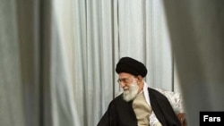 جناح اصولگرا به رغم تفاوت های درونی اش بدنه مديريتی نظام را از راس تا ذيل از افراد و گروه هايی که غير وفادار به آيت الله علی خامنه ای خوانده شدند، پاک کرده است.