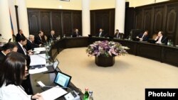 Уряд Вірменії продовжив надзвичайний стан у країні