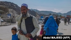 پخوا د پاکستان او افغانستان ترمینځ وګړو ازاد تګ راتګ کاوه ـ پخوانی انځور.