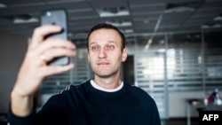 Aleksej Navaljni nakon oslobađanja iz pritvora 