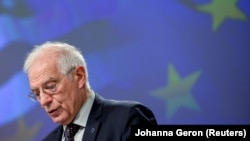 
Borell je na marginama sastanka ministara inostranih poslova G7 u Nemačkoj 13. maja rekao da je uveren da bi u narednim danima mogao biti postignut dogovor o embargu na rusku naftu.