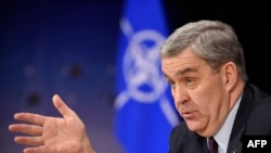 გენერალი დაგლას ლუტი, ამერიკის ყოფილი ელჩი ნატოში (2013-2017წწ.), პრეზიდენტ ბუშის მრჩეველი ერაყისა და ავღანეთის საკითხებში