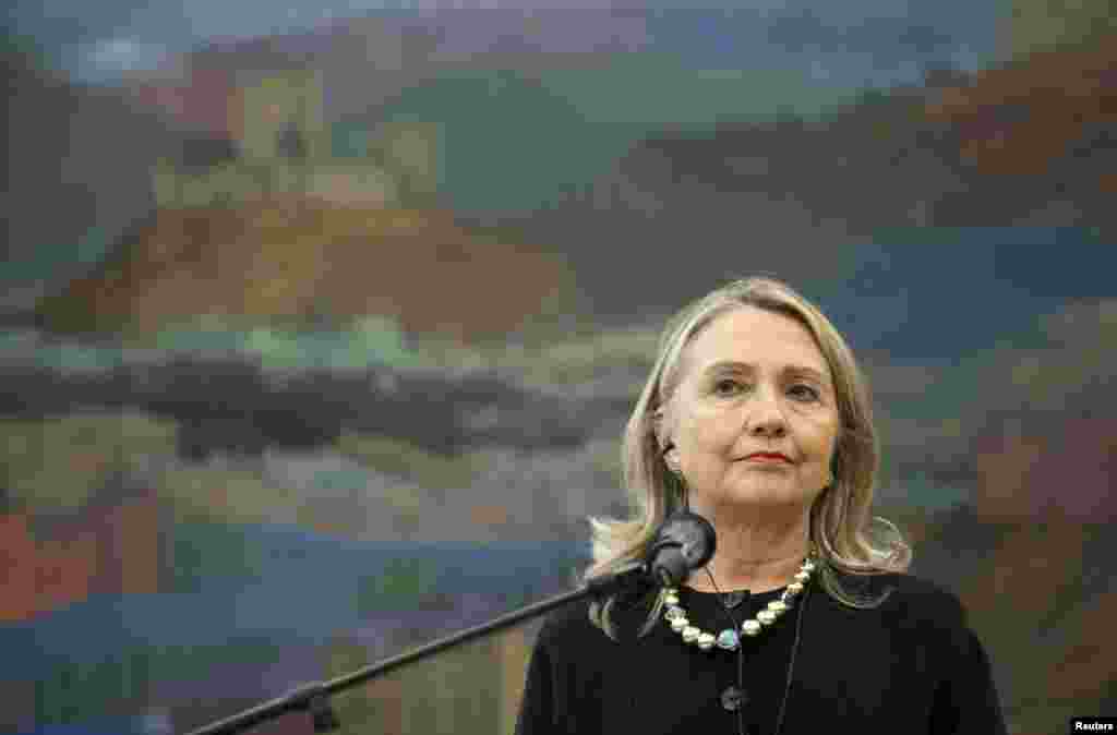 Hillary Clinton na konferenciji za novinare, Zagreb, 31. oktobar 2012. Foto: REUTERS / Saul Loeb