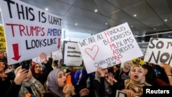 Протесты против иммиграционного указа президента Трампа в Калифорнии 4 февраля 2017 года