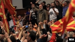 Актерот Владо Јовановски дел од иницијативата „За заедничка Македонија“ во Собранието на 27 април