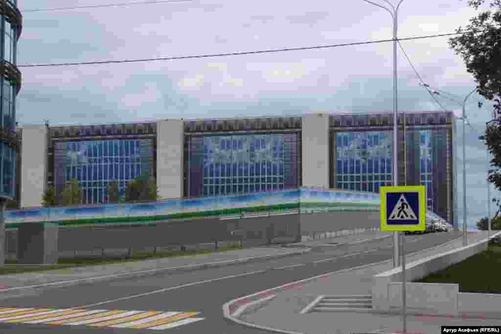 Уфадағы көзден таса етіп бүркелген "потемкиндік деревнялар".