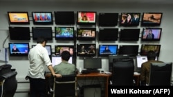 Novinari Tolo TV u svojoj redakciji u Kabulu, 2018.