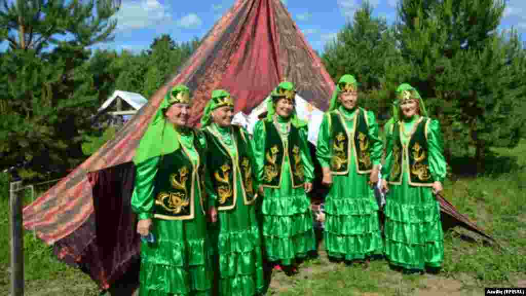 Фестивальгә җиденче тапкыр килүче "Сандугач" ансамбле