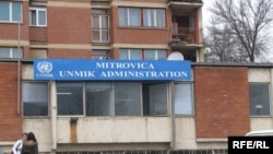 Kosovska Mitrovica, UNMIK, Foto: Ricky Green.