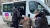 Евакуація з померлими, потяг із собаками та родина з 19 дітьми: як волонтери рятують людей з окупації 
