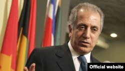 آقای خليلزاد از ایران و سوریه خواسته است که به گفته وی، مانع ورود شورشیان به خاک عراق شوند.