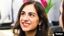 ارس امیری چندی پیش در نامهای به رئیس قوه قضائیه نوشت که نهادهای امنیتی از او خواستهاند با آنها همکاری کند اما او این پیشنهاد را رد کرده است