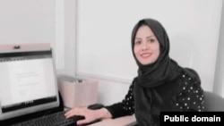 تصویری که وبسایت العربیه از «صابرین سعیدی» منتشر کرده است و او را «پرستو» خوانده است
