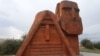 Монумент «Мы - наши горы», также известный в народе как «Дед и баба», на вершине холма при въезде в город Степанакерт, Нагорный Карабах. 