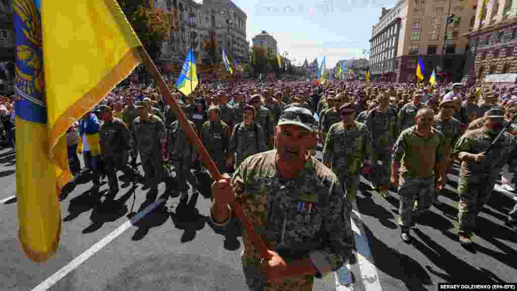 Під час Маршу ветеранів до Дня Незалежності України. Київ, 24 серпня 2019 року. НА ЦЮ Ж ТЕМУ