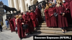 Десетки прокурори участваха в символичен протест срещу идеята за закриване на спецправосъдието още през април 2021 г.
