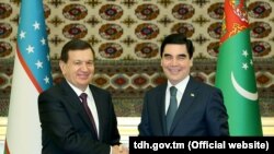 Prezident Gurbanguly Berdimuhamedow  iş saparyna gelen özbek prezidenti Şawkat Mirziýoýew bilen