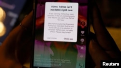 Njoftimi i publikuar nga TikTok-u për përdoruesit në SHBA. 