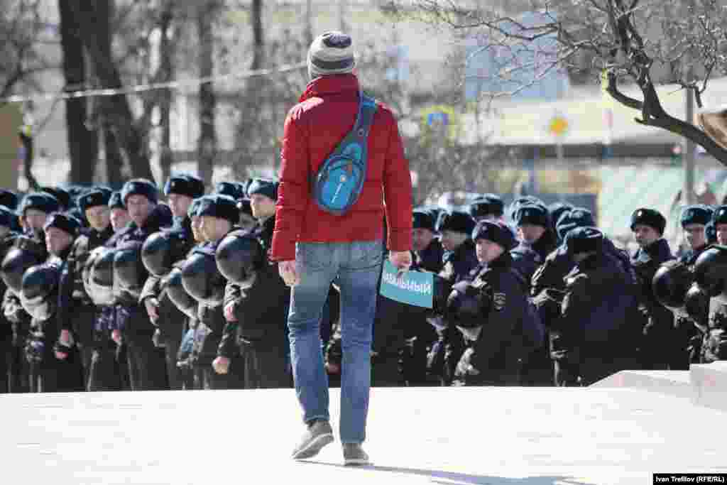 Көп қалалардың билігі митингілерге рұқсат бермеді. 