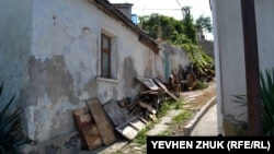Priçalnaya soqağında