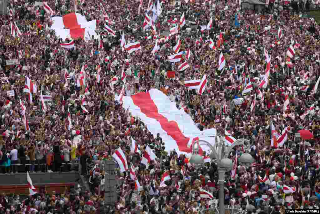 More than 100,000 people are estimated to have attended the protest rally in Minsk on August 23. 