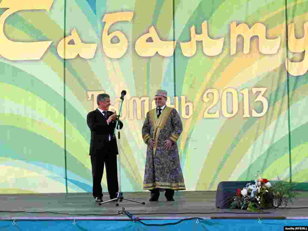 Миңнеханов бүләге Төмән губернаторына килешә