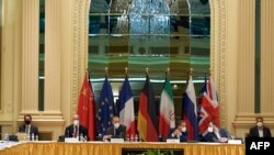 Գերմանիայի, Ֆրանսիայի, Բրիտանիայի, Չինաստանի, Ռուսաստանի և Իրանի պատվիրակները քննարկում են միջուկային համաձայնությունը վերականգնելու հնարավորությունը, «Գրանդ Հոթել» հյուրանոց, Վիեննա, 1 մայիսի, 2021թ.