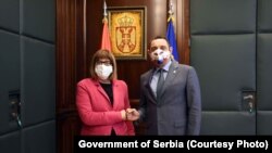 Maja Gojkoviq, zëvendëskryeministre dhe ministre e Kulturës dhe Informacionit, dhe Aleksandar Vulin, ministër i Brendshëm i Serbisë. Beograd, 21 dhjetor 2020.