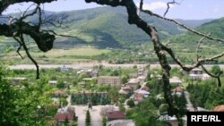 Жители Ахалгори подтверждают, что в ходе конфликта в начале 90-х годов имели место факты насильственного присвоения некоторыми грузинами осетинских домов