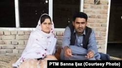 ارمان لوڼی له خپلې خور وړانګې لوڼۍ سره 