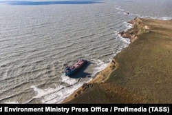 Нефтяной танкер в Краснодарском крае России, 16 декабря