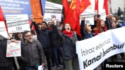 Протест срещу строежа на канала през 2019 г.