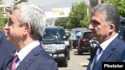 Երրորդ նախագահ Սերժ Սարգսյանը իր թիկնազորի պետ Վաչագան Ղազարյանի հետ, արխիվ 