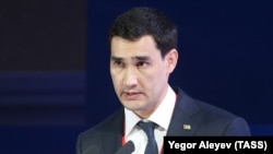 Түркіменстан президенті Гурбангулы Бердімұхамедовтің ұлы Сердар Бердімұхамедов.