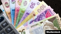 Долар зміцнився на сім копійок – до 26 гривень 48 копійок