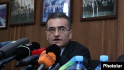 Սահմանադրական բարեփոխումների մասնագիտական հանձնաժողովի անդամ Վարդան պողոսյան, արխիվ