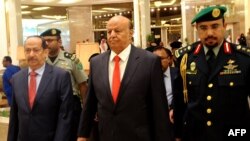 هادی در میانه تصویر در ریاض